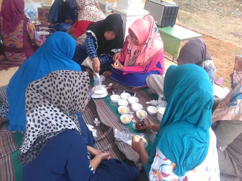 Pelatihan memasak Brownies di Desa Juruan Laok Kecamatan Batuputih