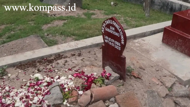 Misteri Pembongkaran Makam Arya Daru oleh Sosok Tak Dikenal